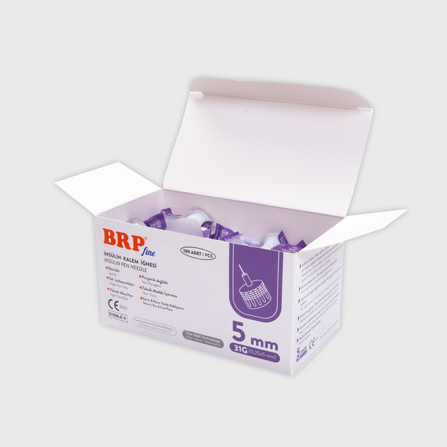 Offene Box mit BRP fine Insulin-Pennadeln in Lila – 5 mm Länge, 31G, 100 Stück steril verpackt

